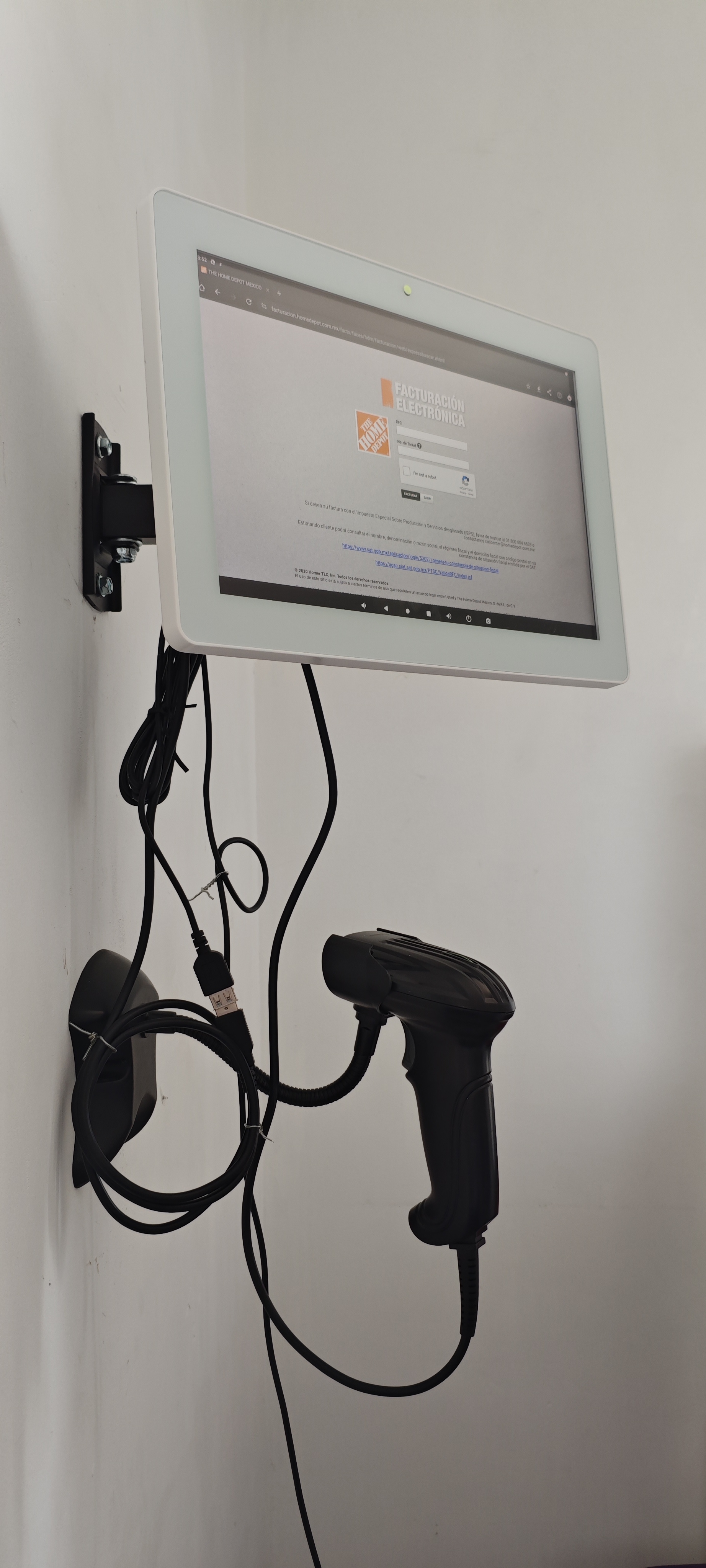 Price verifier device B front
